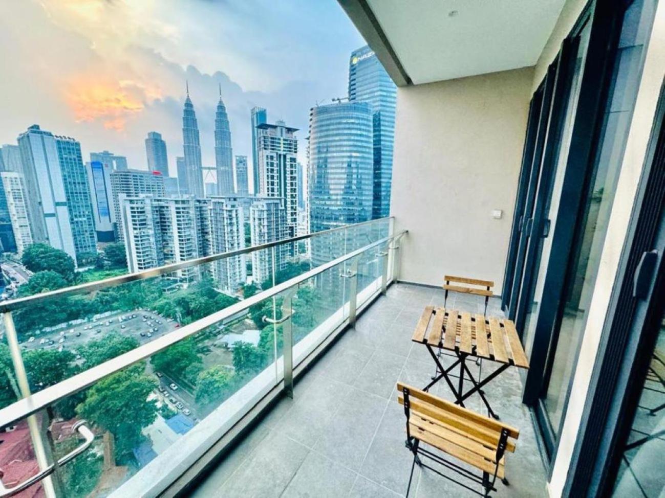 Crown Suites The Manor Klcc Kuala Lumpur City Center Luaran gambar